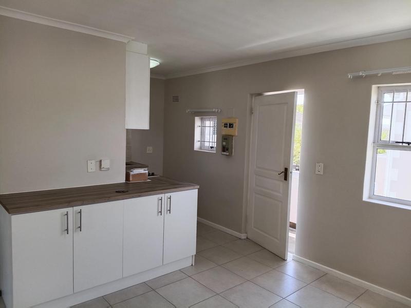To Let 2 Bedroom Property for Rent in Pinelands Western Cape